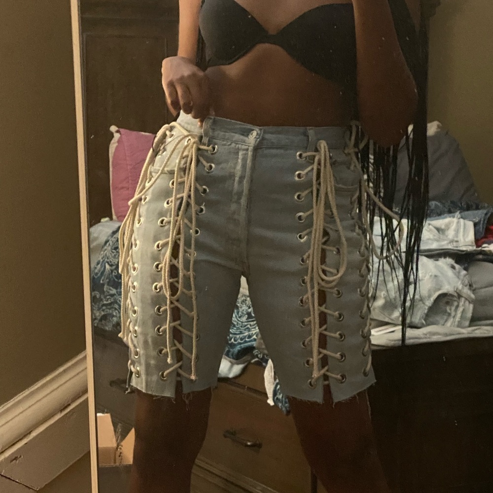 Samaria leah lace up shorts